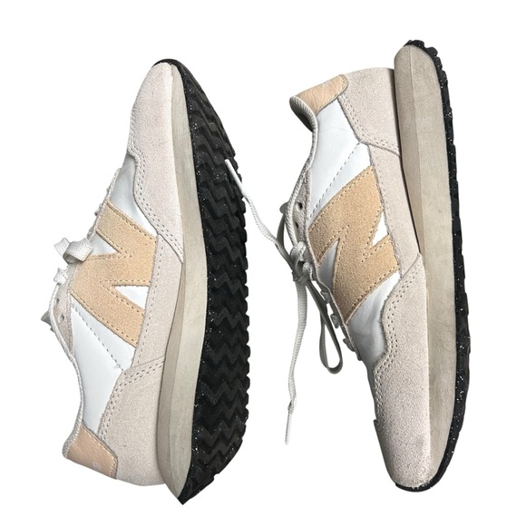 New Balance Women's Classic 237 Sneakers - Picture 4 of 10